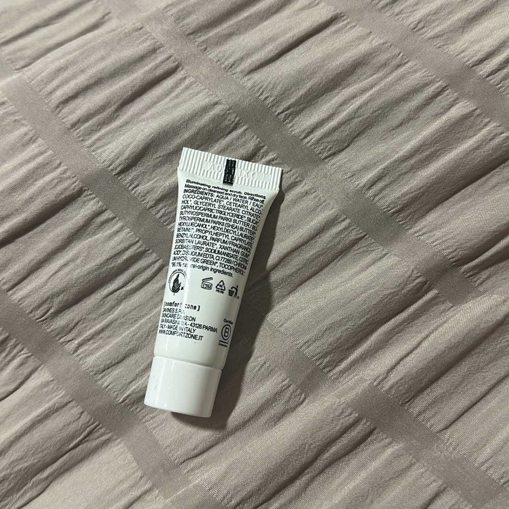 Essential scrub - Picture 3 of 4